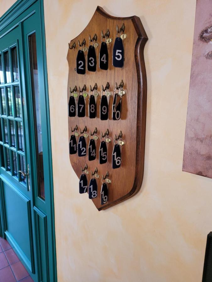 L'Auberge De L'Olive Dompierre-sur-Besbre Εξωτερικό φωτογραφία