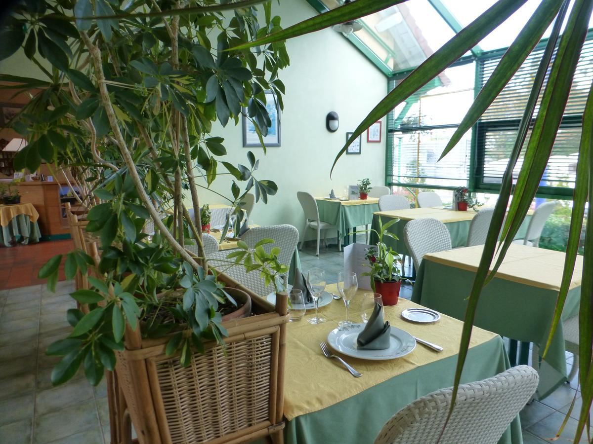 L'Auberge De L'Olive Dompierre-sur-Besbre Εξωτερικό φωτογραφία